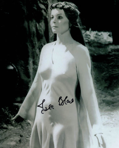 ISLA BLAIR - Sinofar in Blake's 7 - Duel - hand signed 10 x 8 photo