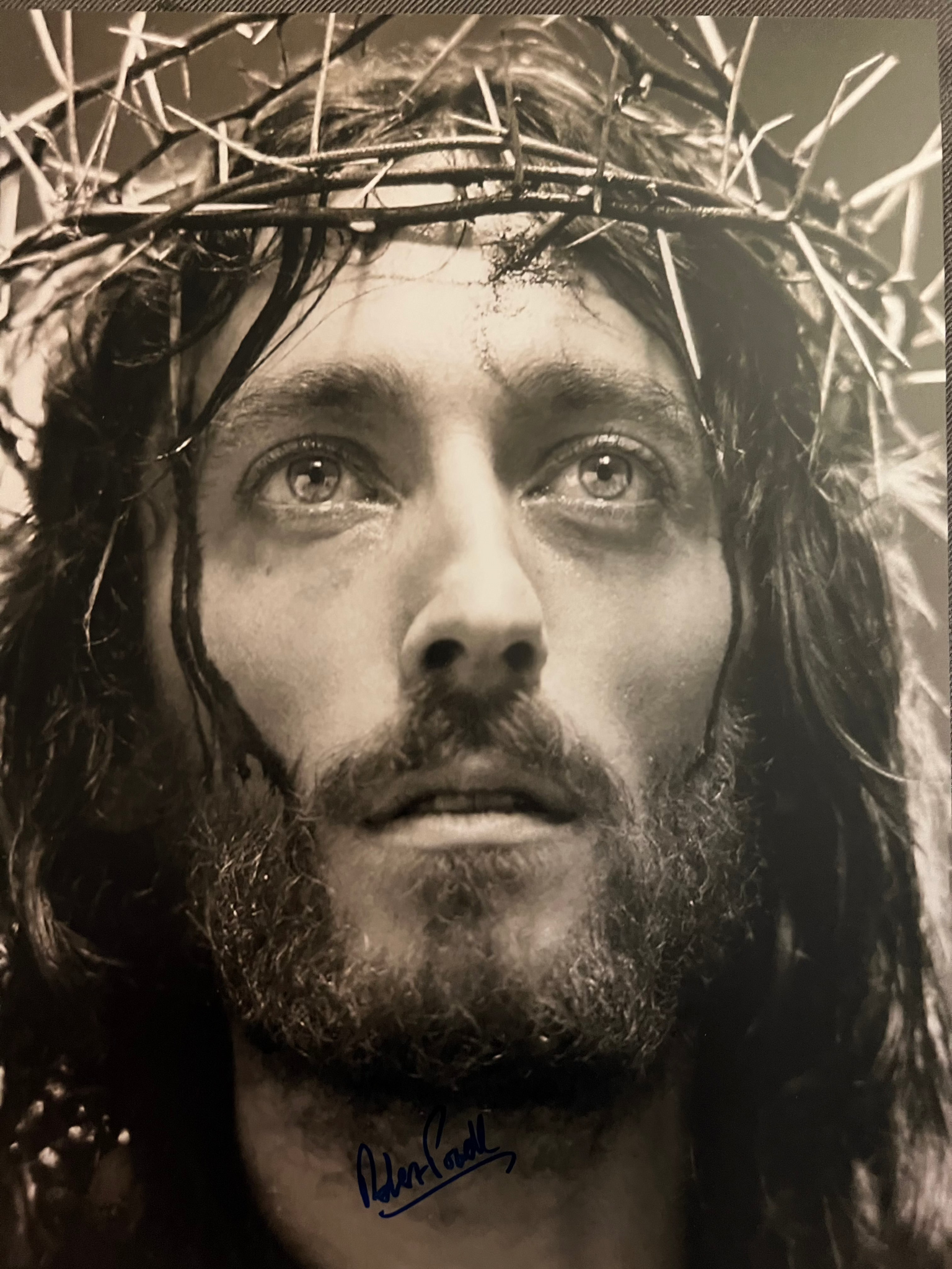 ROBERT POWELL - Jesus Christ in Jesus of Nazareth hand signed 16 x 12 large photo