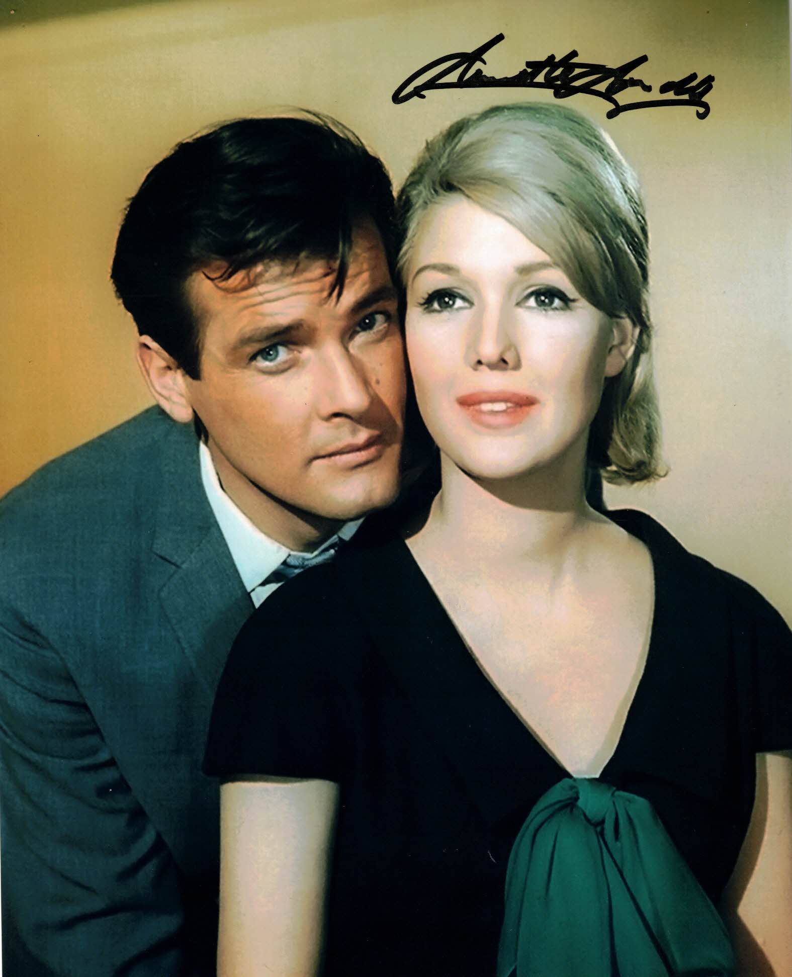 ANNETTE ANDRE - Madeline Grant in The Saint Steps In hand signed 10 x 8 photo