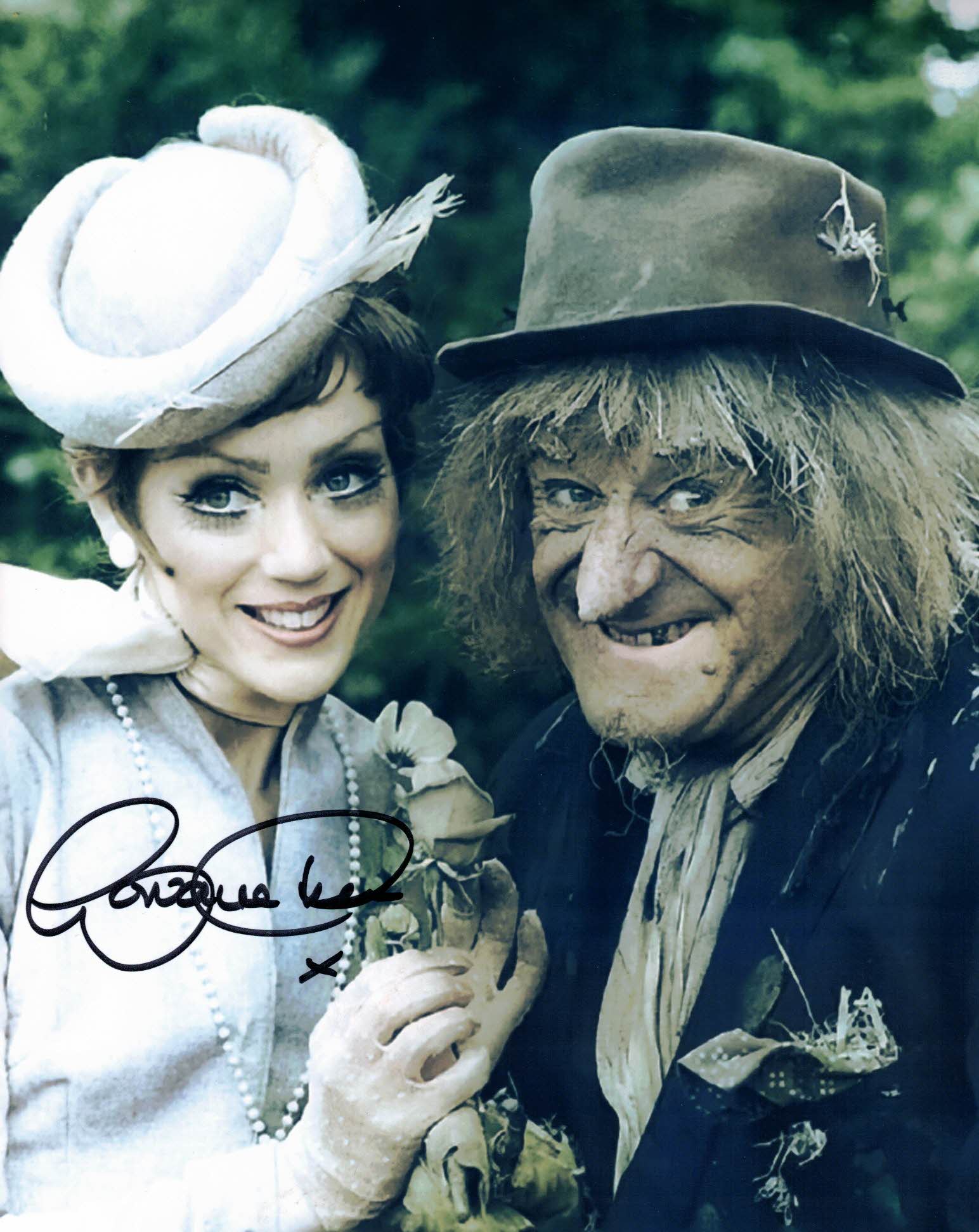 LORRAINE CHASE - Dolly Clothes Peg in Worzel Gummidge - hand signed 10 x 8 photo