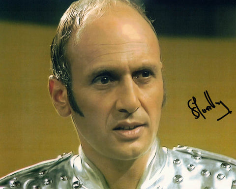 STEPHEN YARDLEY  Reeve in Blake's 7 - Sand- hand signed 10 x 8 photo