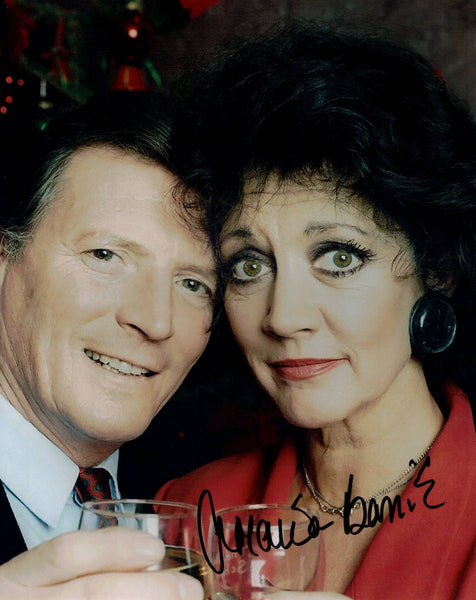 AMANDA BARRIE - Alma in Coronation Street -  hand signed 10 x 8 photo