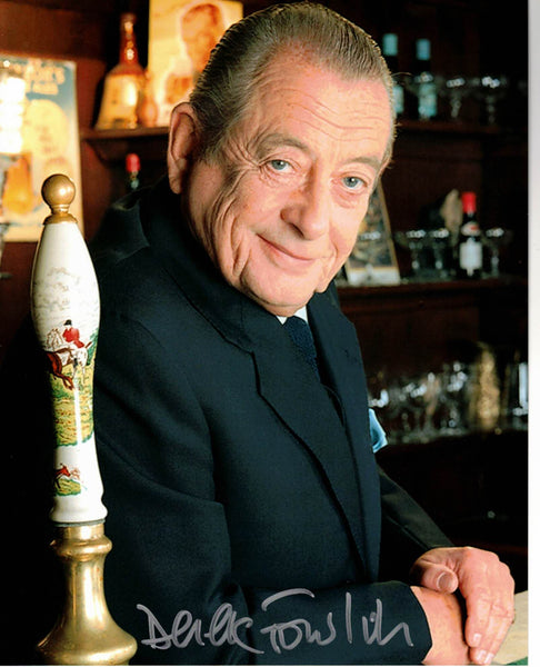 DEREK FOWLDS - Oscar Blaketon in Heartbeat hand signed 10 x 8 photo