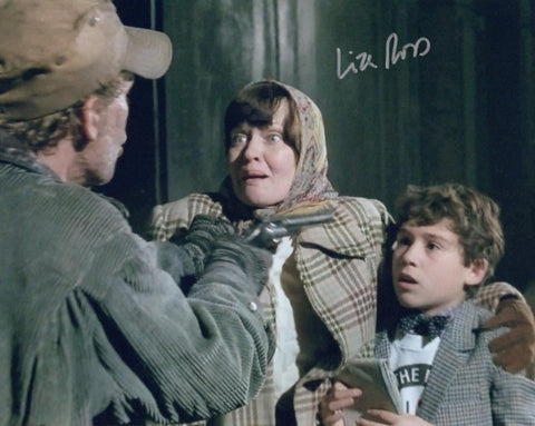 LIZA ROSS - Mom in Batman  hand signed 10 x 8 photo