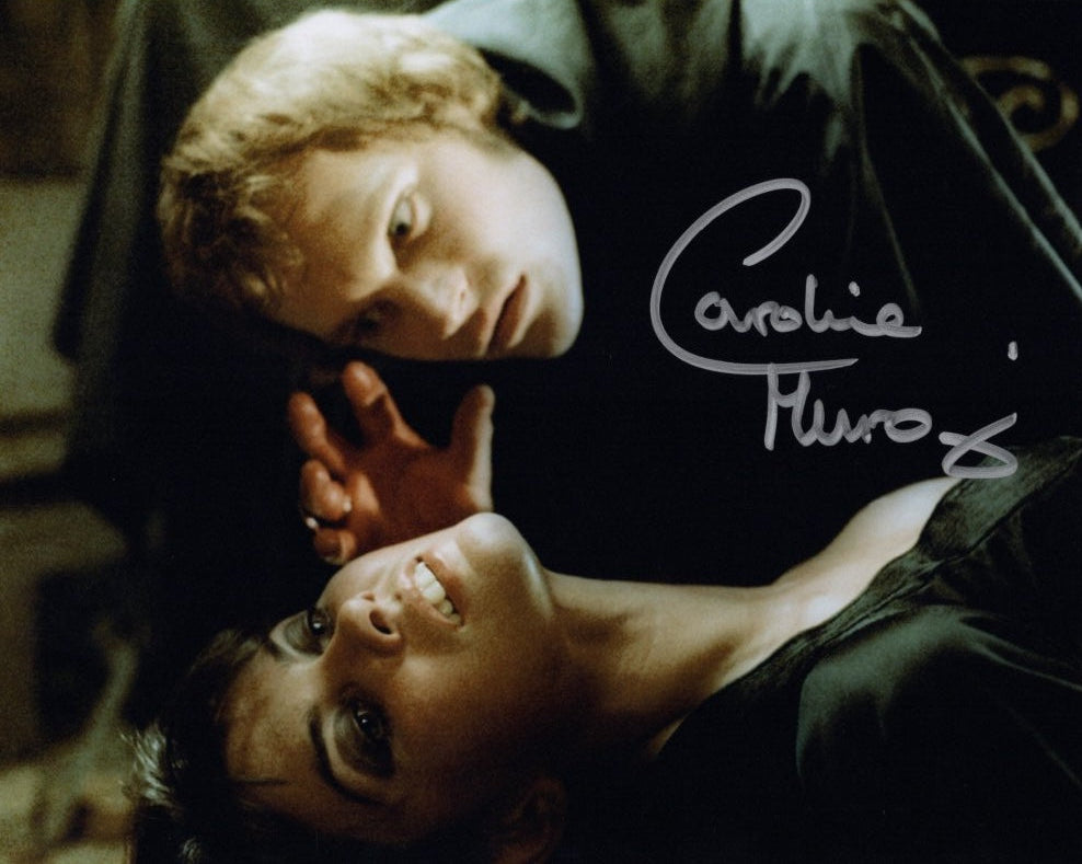 CAROLINE MUNRO -Laura Bellows in Dracula 1972 A.D. Hand signed 10 x 8 photo