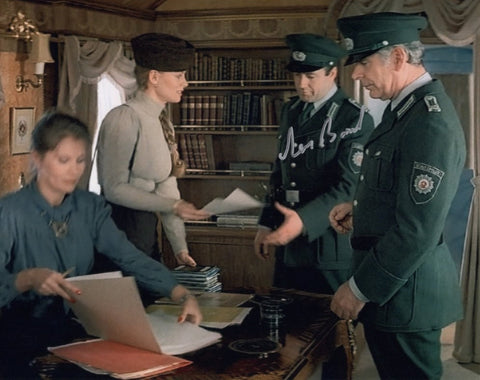 LEN BOND - Customs Officer in Octopussy- James Bond hand signed 10 x 8 photo