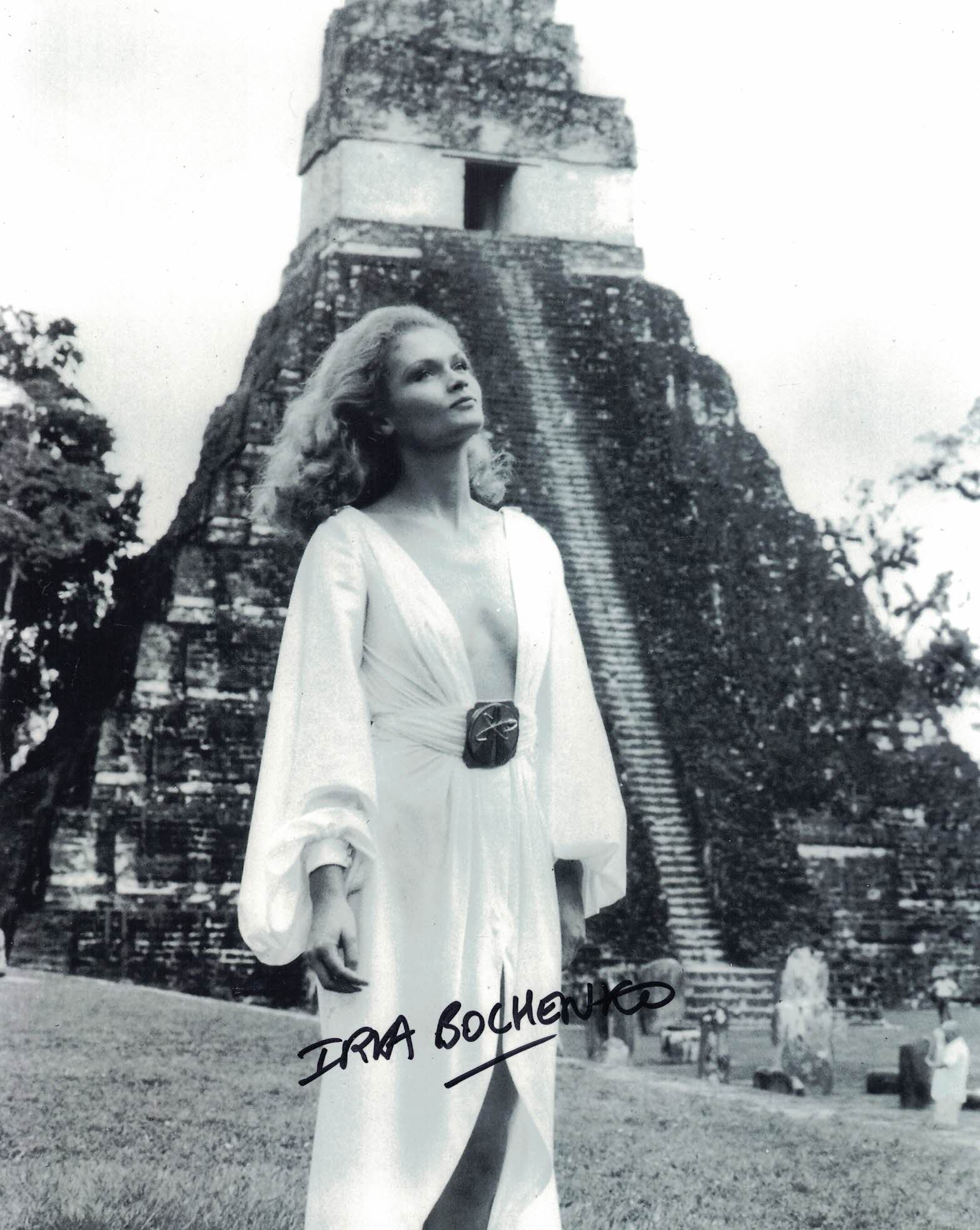 IRKA BOCHENKO - Blonde Beauty/ Drax Girl in James Bond  Moonraker hand signed 10 x 8 photo