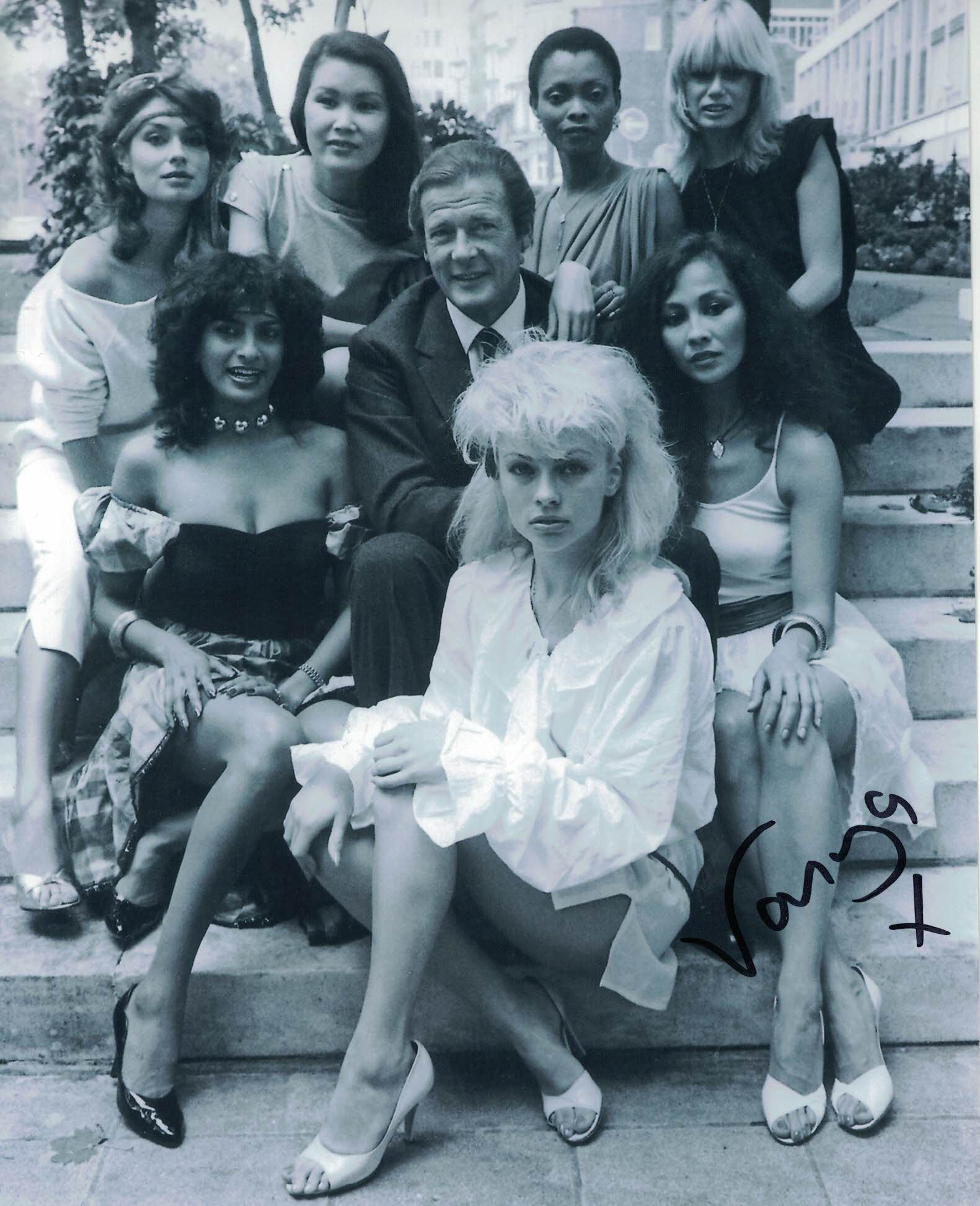 VANYA SEAGER - Pool Girl For Your Eyes Only hand signed 10 x 8 photo
