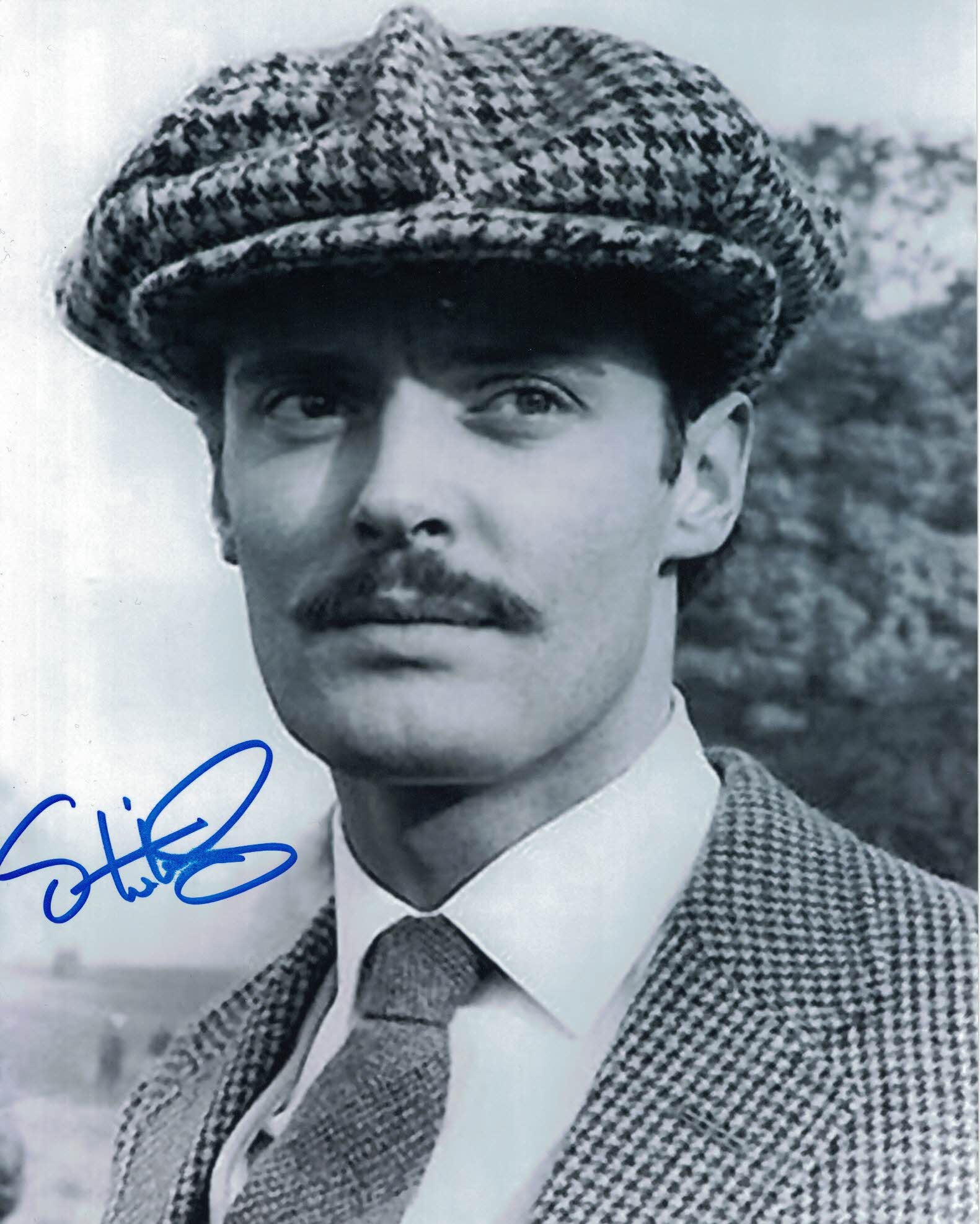 SIMON WILLIAMS - James Bellamy in Upstairs Downstairs hand signed 10 x 8 photo