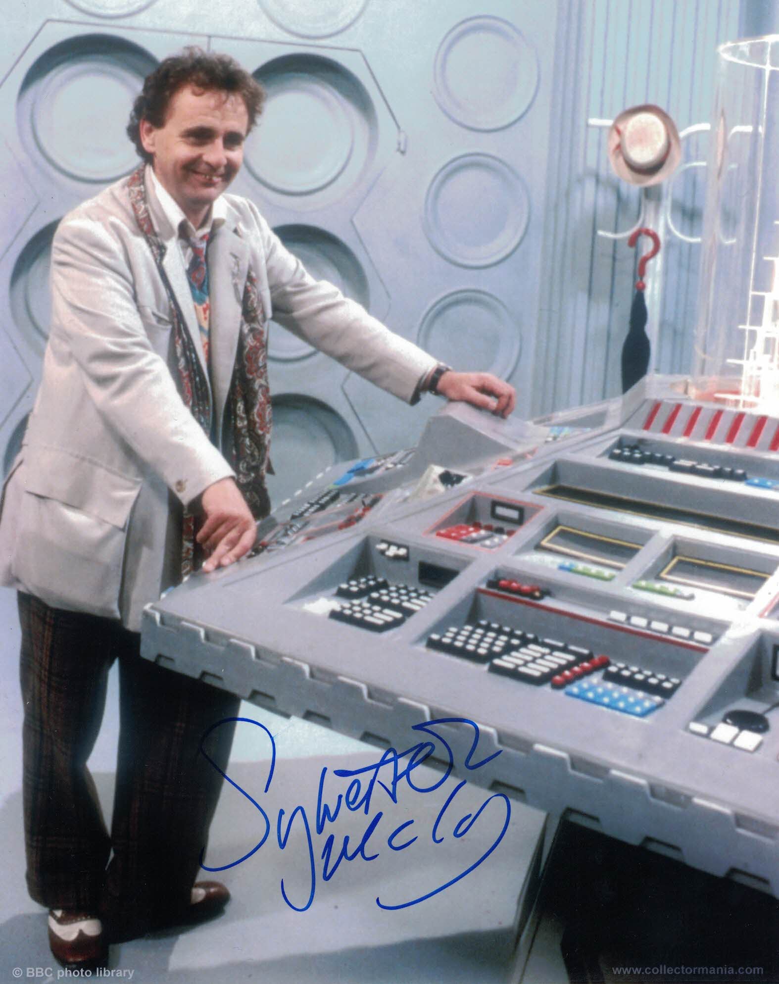 SYLVESTER MCCOY - 7th Doctor Who - hand signed 10 x 8 photo