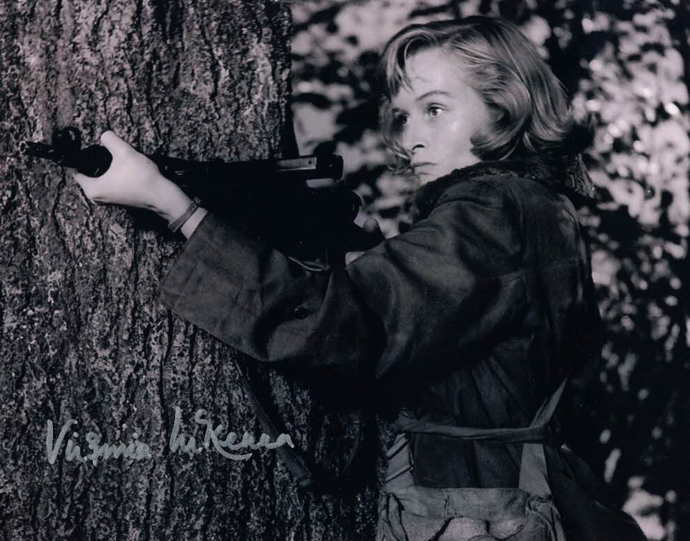 VIRGINIA MCKENNA - Violette Szabo in Carve Her Name With Pride hand signed 10 x 8 photo