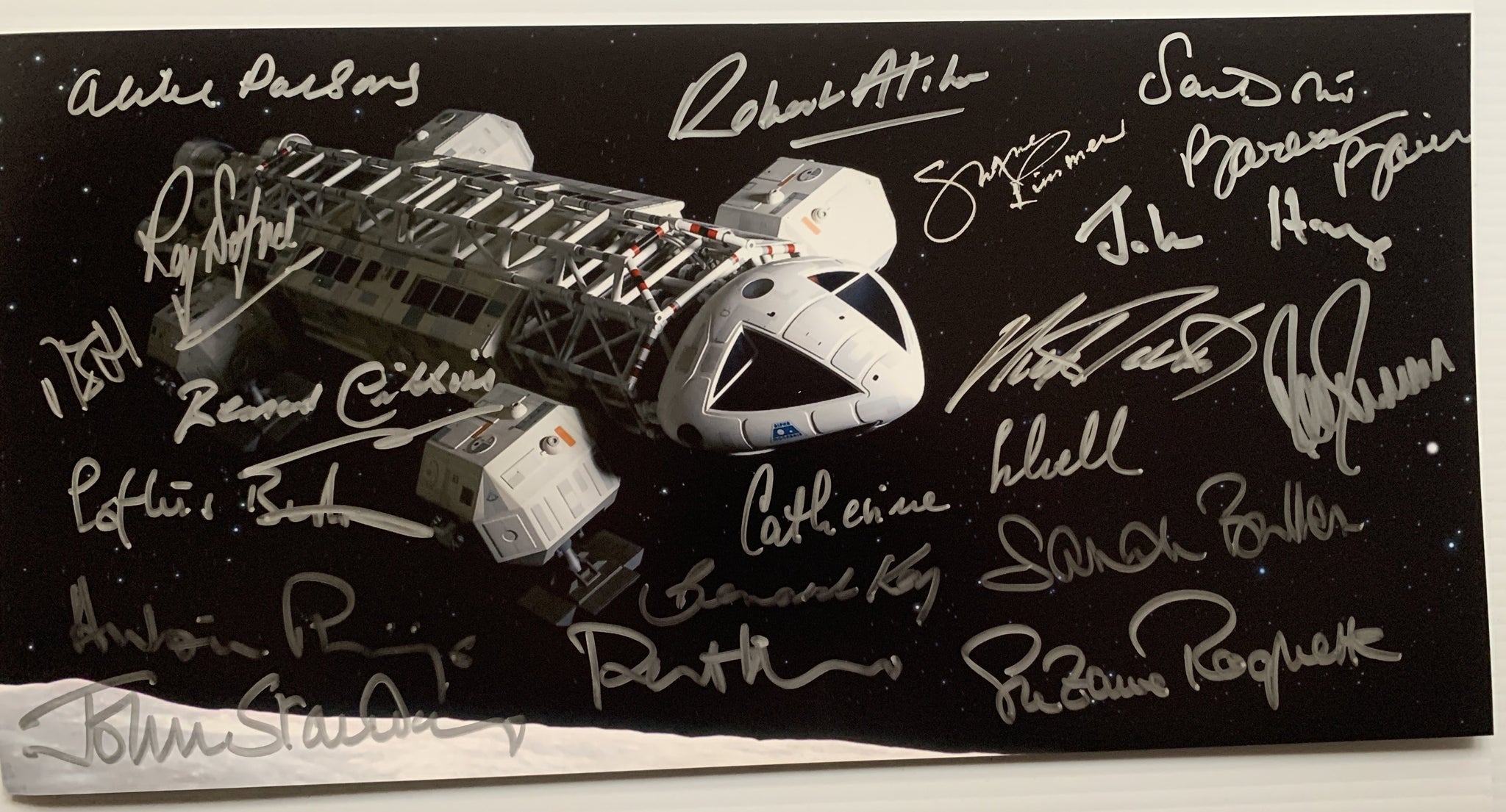 SPACE 1999 16 X 8 hand signed by cast x 19