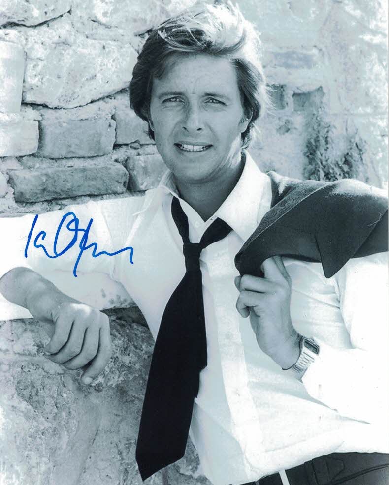 IAN OGILVY - Simon Templar in Return of The Saint hand signed 10 x 8 photo