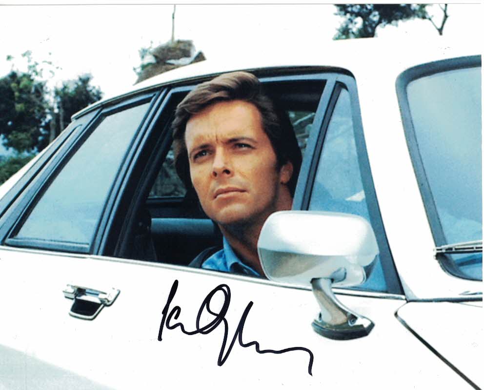 IAN OGILVY - Simon Templar in Return of The Saint  hand signed 10 x 8 photo