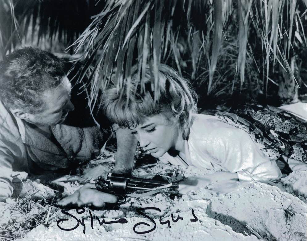 SYLVIA SYMS - Diana Murdoch in Ice Cold In Alex