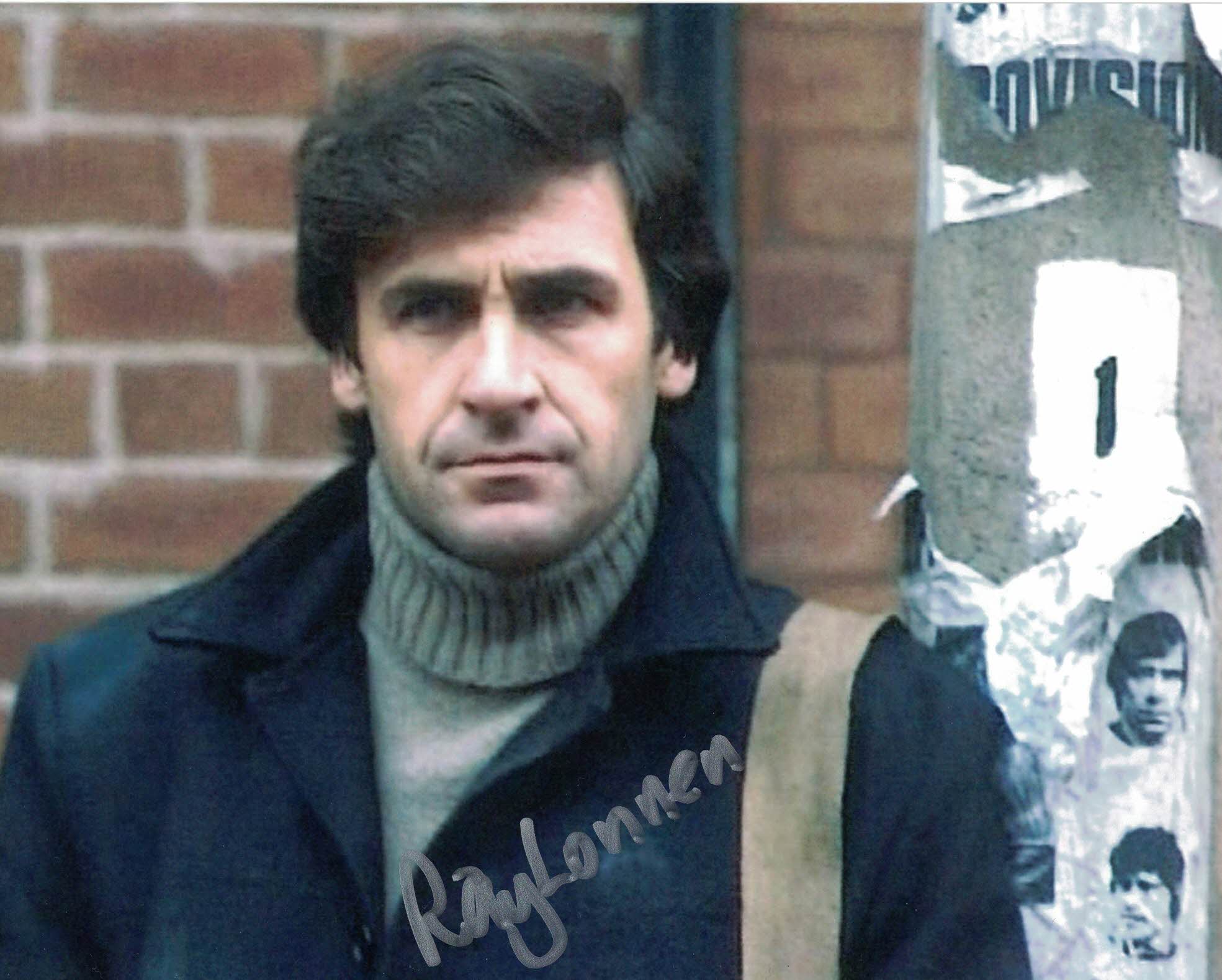 RAY LONNEN - Harry in Harry's Game hand signed 10 x 8 photo