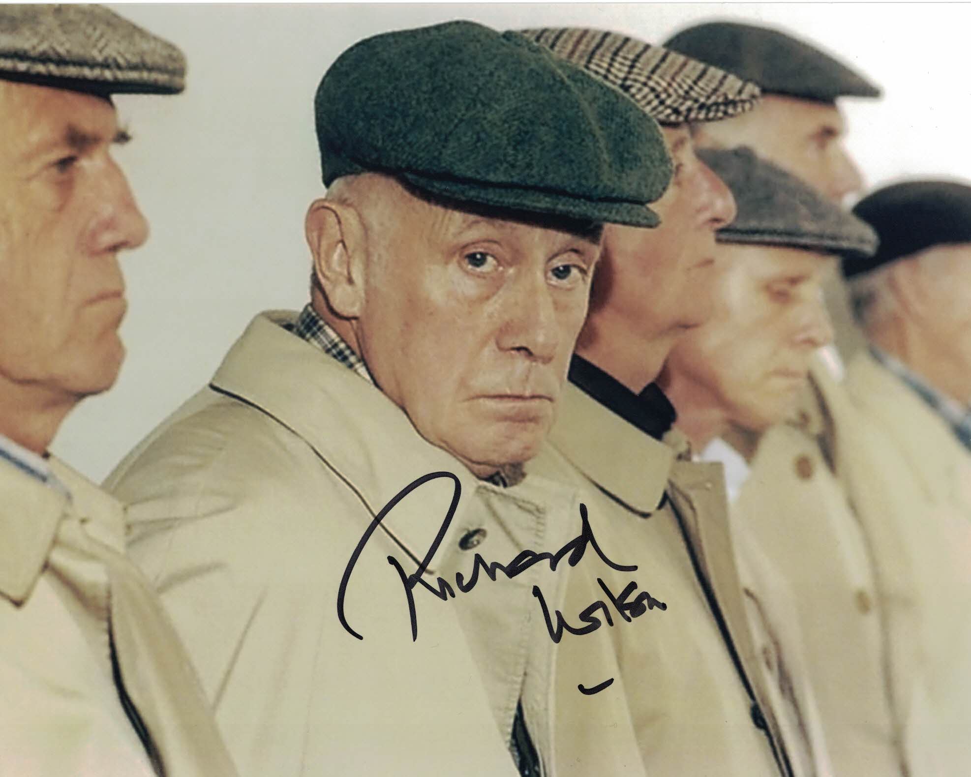 RICHARD WILSON - Victor Meldrew - One Foot In The Grave hand signed 10 x 8 photo