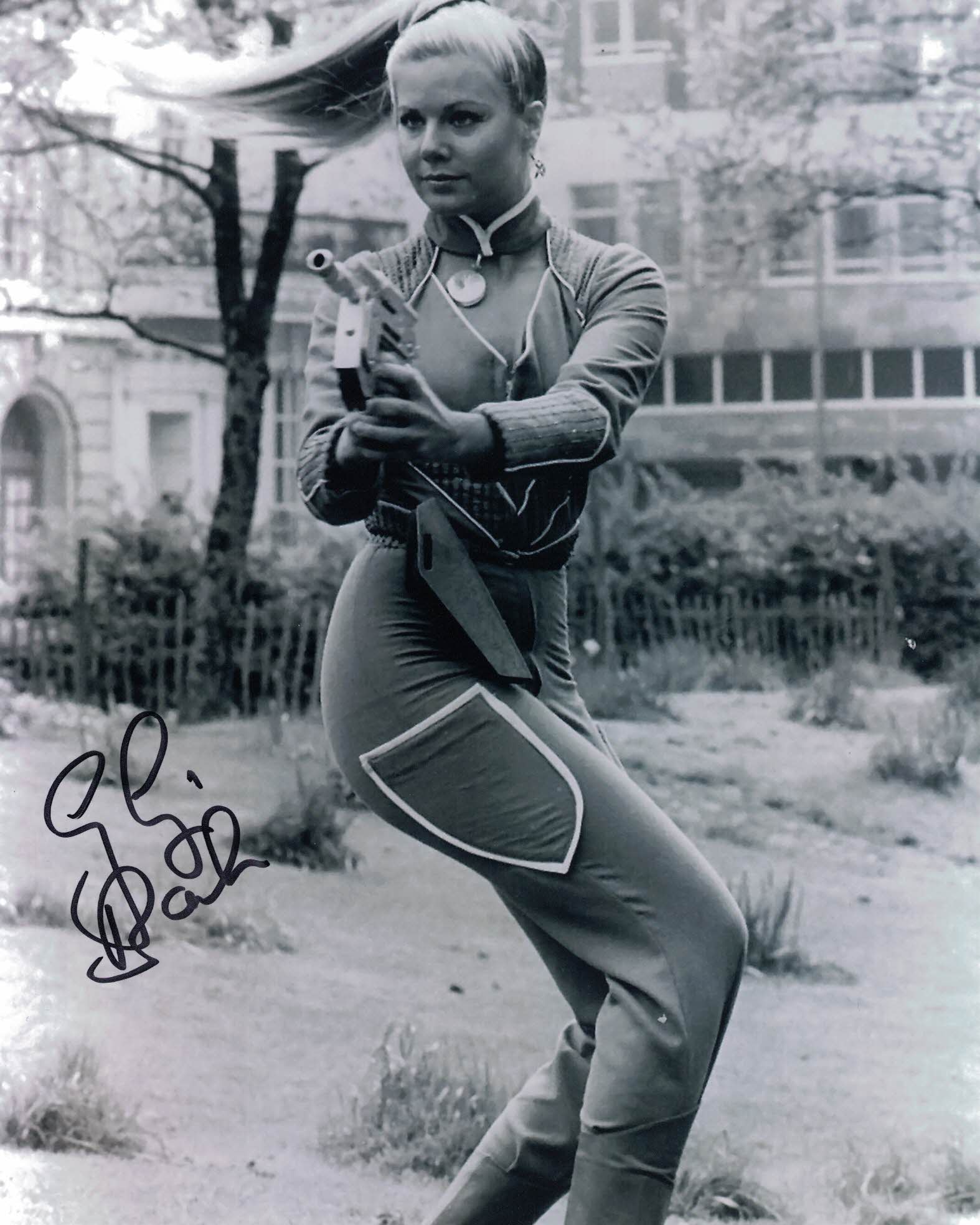 GLYNIS BARBER - Soolin in Blake's 7 hand signed photo