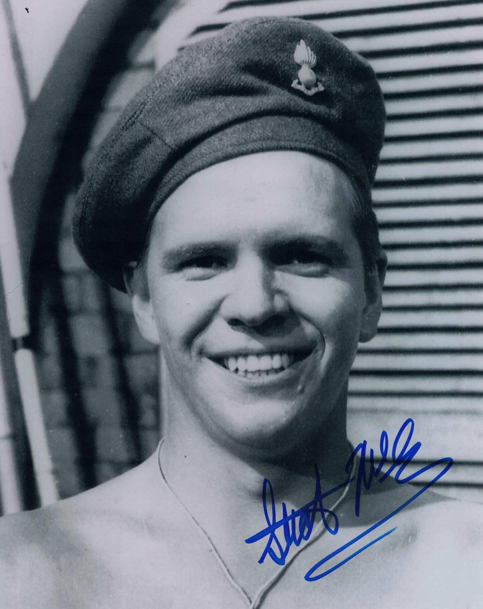 STUART MCGUGAN -Gunner Atlas MacInstosh in - It Ain't Half Hot Mum - hand signed 10 x 8 photo