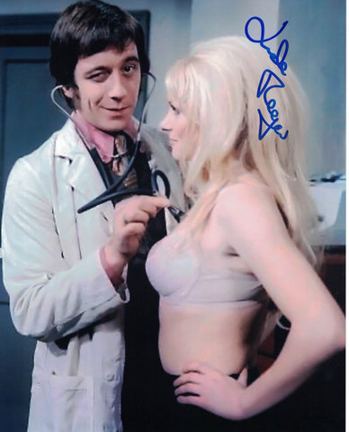 LINDA REGAN - Doctor At Large - hand  signed 10 x 8 photo