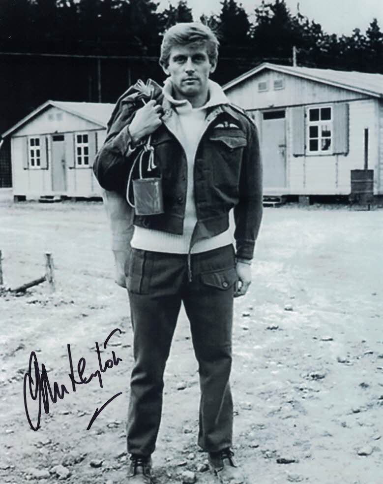 JOHN LEYTON Willie The Tunnel King in The Great Escape hand signed 10 x 8 photo
