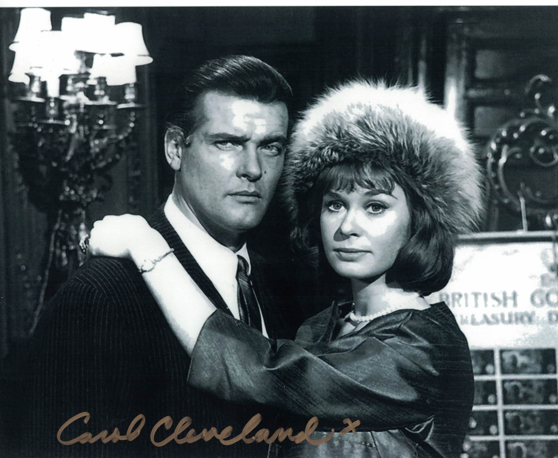 CAROL CLEVELAND - Gloria Mancini in The Saint - Crime of The Century - hand signed 10 x 8 photo