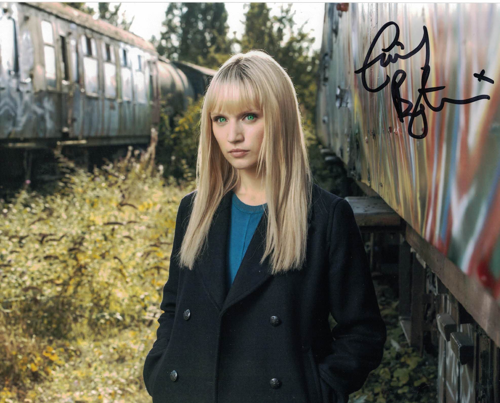 EMILY BERRINGTON - Niska in Humans